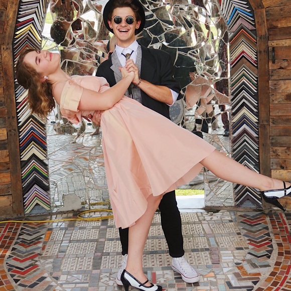 Meet your seller!!! 🍑 - Picture 3 of 5